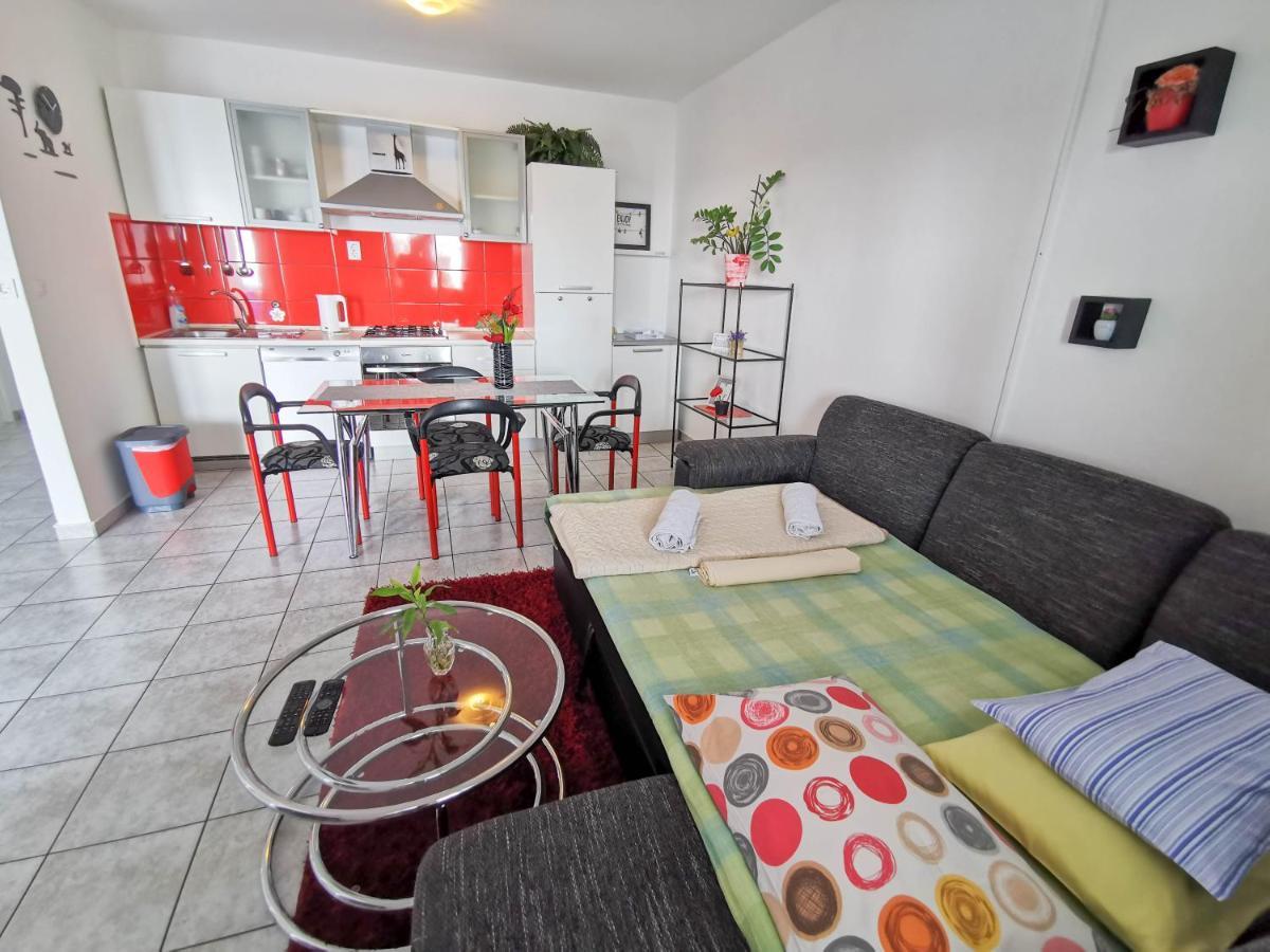 Turina Apartments Makarska Eksteriør bilde